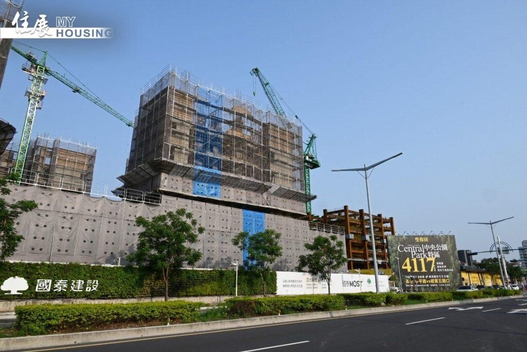 台中市政府推出「台中市都市危險及老舊建築物加速重建審查精進方案」，使審查時間較以往縮短超過一半，最快40日即可核定。