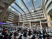 不是軌道經濟！新光三越搶下台北車站23年經營權　勝負關鍵其實是「等待經濟」