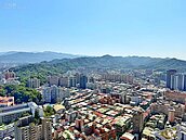 交易量創第三低量！房價連續修正　專家：通膨壓力限制大跌空間