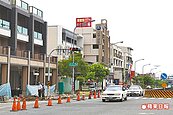 高松路　屋齡10年內別墅夯　近大坪頂特定區　採買須至漢民路商圈