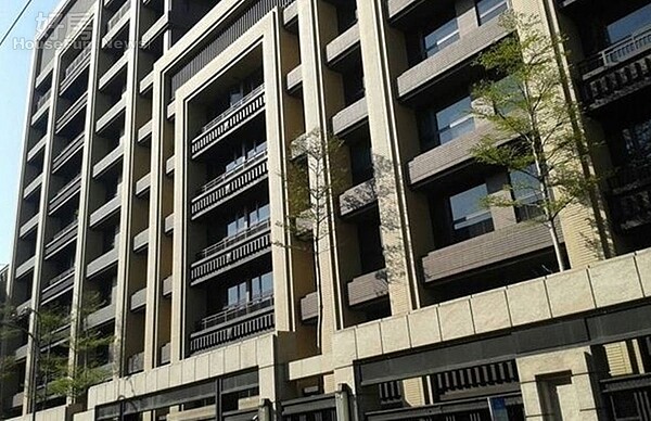 連勝文口中黑壓壓的南港不只將成為飯店密度最高的區域,加上高鐵站通車,房市前景被看好。(好房網News資料照片)