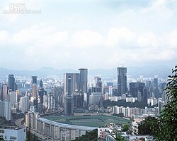 居住問題難解？香港不建公屋蓋豪宅