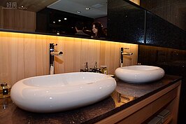 洗手台設計上也有各種學問，圖中的橢圓形就讓人很放鬆