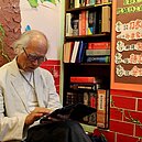 兒童文學家林煥彰　山居生活樂與書香相伴