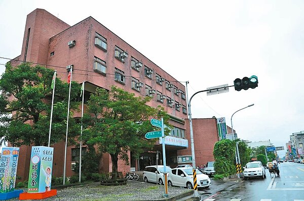 宜蘭市公所提案送交市民代表會,將賣產置產,討回救國團房舍。 記者廖雅欣/攝影