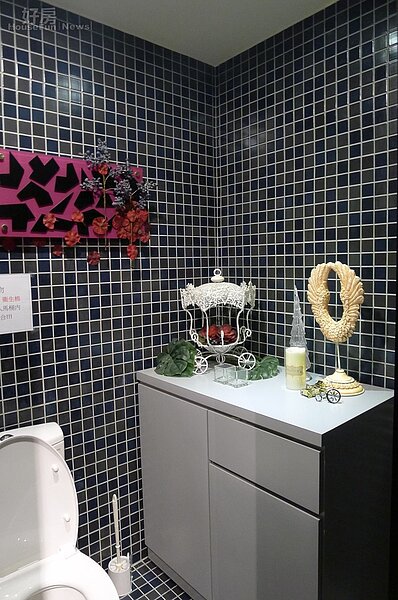 7. 連廁所的裝潢都很高檔,典雅而舒適。