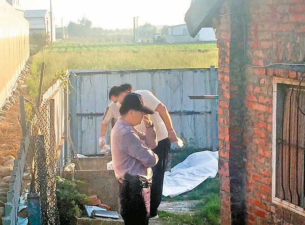 台電昨天派人到李家拆除電表時，發現母子雙亡的慘劇。 記者宋柏誼／攝影