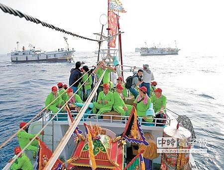 巡港腳是小琉球迎王祭獨特的儀式。(王英豪攝)