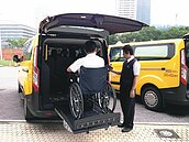 高雄機場設無障礙車位　車站也跟進