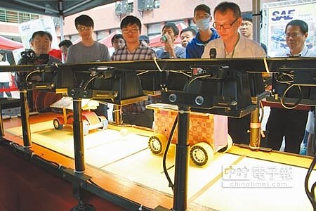 2015全國高中職太陽能遙控車競賽在大葉大學舉行。(鐘武達攝)