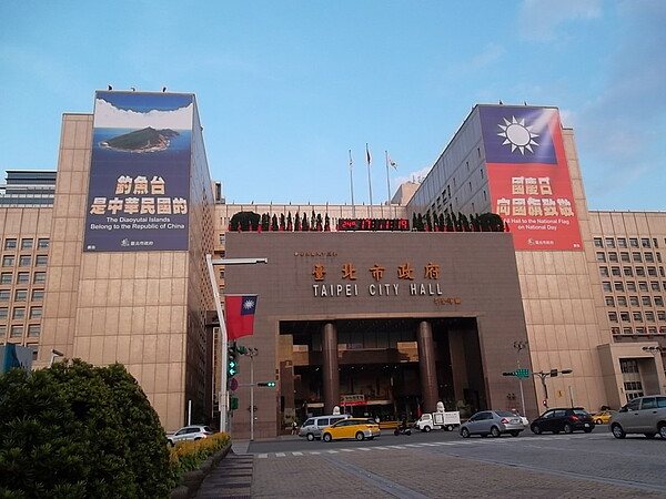 失業補助擬修正 拿居留證也可領