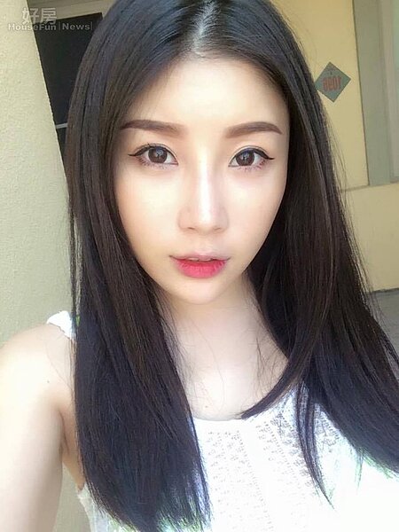 1. 藝人恩琦租屋經驗豐富,喜歡居住環境便利,質感不錯的房子。(摘自曾恩琦臉書)