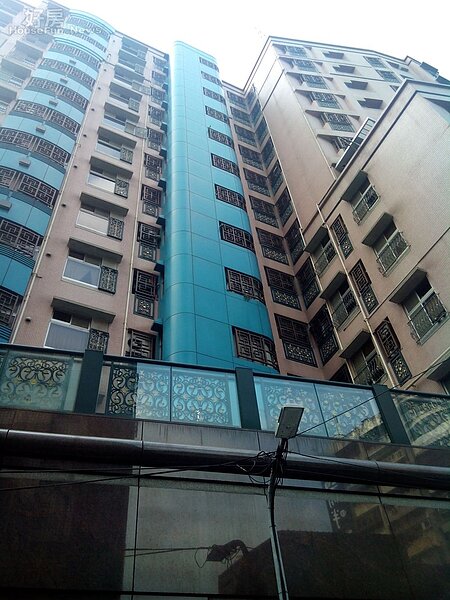 5. 「逸仙雅仕」在光復南路巷弄內,住戶較不受打擾。