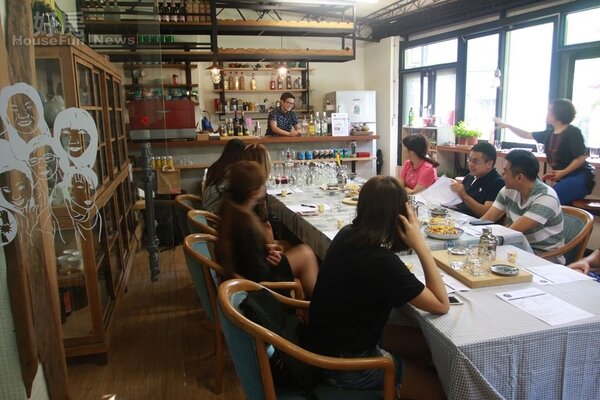 7.活動教室之前邀請旅澳調酒師Celo舉辦調酒課程。