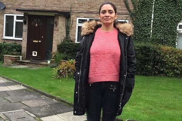 惹惱正宮會有什麼下場?這名婦人發現丈夫外遇,趁他出國時把房子賣掉,並帶著孩子遠走高飛。(翻攝自英國鏡報)