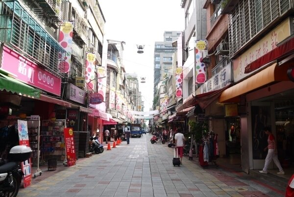 華陰街、商圈（好房網News記者 李宗隆／攝影）