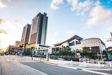 北市府公有土地開發標的物之一,位於南港火車站附近忠孝東路7段415巷旁之南港轉運站東側商業區。(郭吉銓攝)