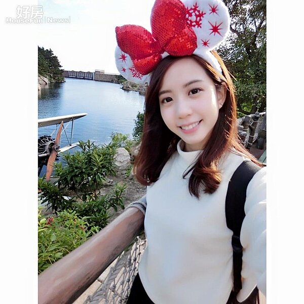 1.拍攝廣告出身的荳荳何紫妍,很有鄰家女孩的清新風格。