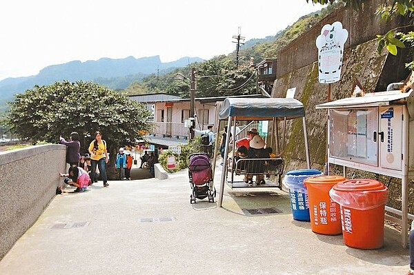 瑞芳區侯硐光復里里長周晉億因為設垃圾桶引發爭議,挨告獲不起訴處分。 記者張芮瑜/攝影