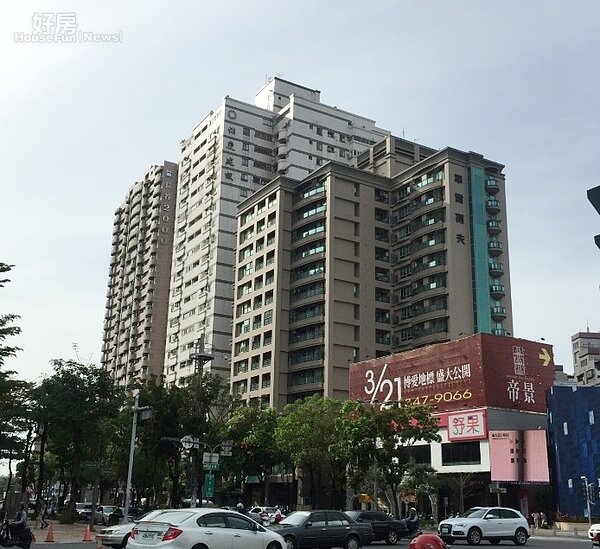 高雄左營漢神巨蛋周邊房子 (好房網News記者林美欣攝影)