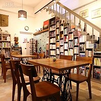 咖啡伴書香，霧峰的咖啡書房～