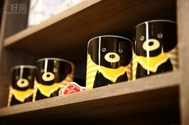 多款收藏型的杯子，是熊與貓同好的最愛。