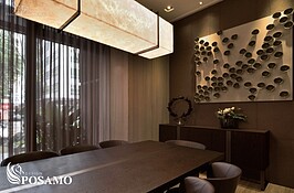 捕捉日用之美　食器文化的顯現藝術

浮萍團團浮水面，隨波逐流舞動，數個深鉻綠的小碟子，任意地被安置在亞麻畫布上，隨著光影高低呈現自然的變化，好似浮萍搖擺所呈現的律動，設計師擅長將日常生活所見景色重新建構，內化成設計語彙融入作品。