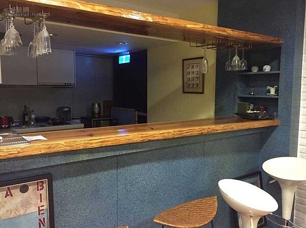 5.吧台區除了喝咖啡聊天休閒用途，林大晉也很常在這區與工作夥伴討論拍戲細節。
