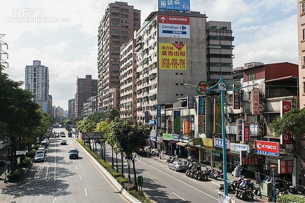 捷運板南線進入新北市區域，土城３字頭房價適合自住首購族購買。（好房網News記者張聖奕／攝影）