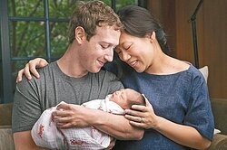 美國爸爸捐股份　台灣爸爸給現金