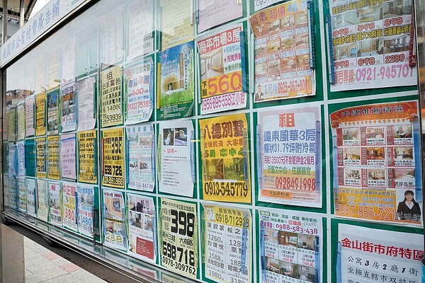 內政部修正新的房租定型化契約,預計今年7月上路,不過有專家指出,契約對一般房東無任何效力,政府應修訂租屋專法才能保障房東及房客的權益。(好房網News記者 陳韋帆/攝影)