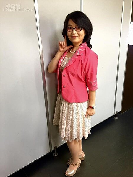 1.名嘴蔡玉真對房市眼光精準,投資餐廳也很成功。