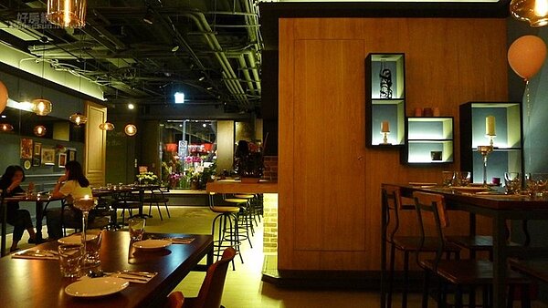 2.「默沏Gallé」內部空間約44坪,地方大用餐環境更為舒服。