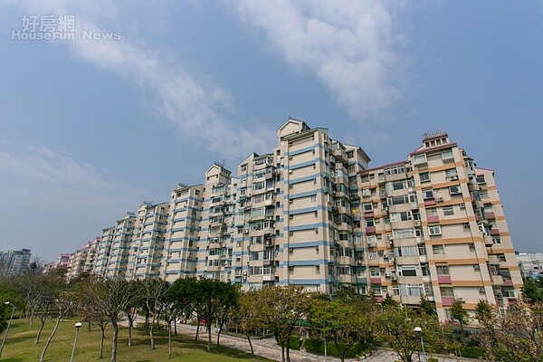 房市專家建議民眾,別在這時候買房,先去租社會住宅。(好房網News記者張聖奕/攝影)