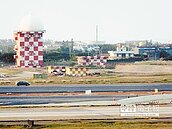 桃機北跑道飛測　影響28航班