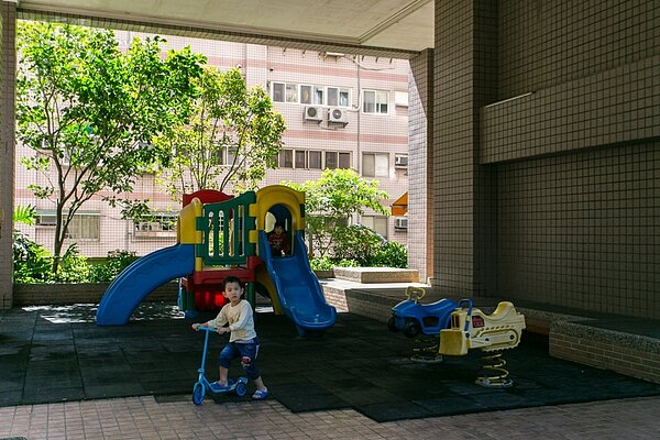 有網友煩惱因意外懷孕打亂買房計畫，專家建議可等孩子3歲後再買屋也不遲。（好房網News記者張聖奕／攝影）