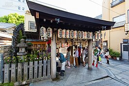 來到道頓崛，別忘記到法善寺祭拜一下，這裡供奉的是不動明王。