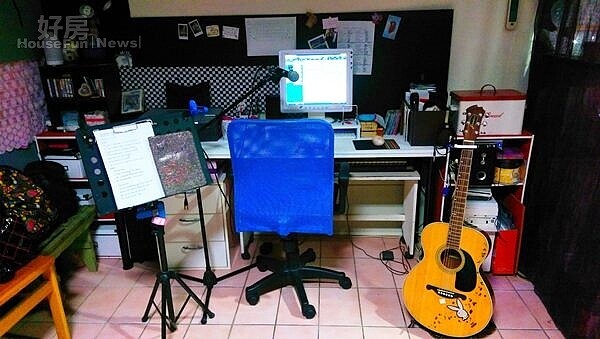 5.可以錄音的電腦,自備麥克風、譜架,整個住處就像是迷你錄音室!