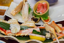 新鮮又美味的蟹腳大餐。