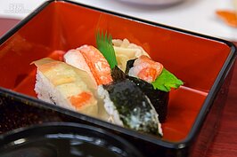 吃的會彈牙的生魚片也是螃蟹道樂招牌菜。