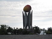 「芒果鄉」推2000萬豪宅　果農：是要賣給天公？