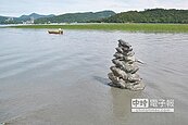 「日月湧泉」復活　九蛙告別陸地