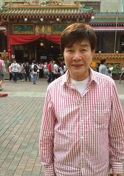 1謝雷是歌壇長青樹,唱了一輩子的歌,也投資買賣不少房地產。(摘自謝雷臉書)