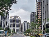 央行鬆綁房市管制只是開頭　楊金龍：過度調控怕硬著陸、打趴市場就慘了