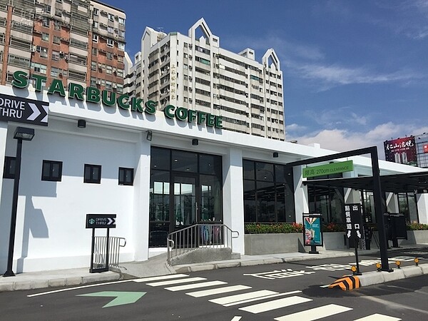 中清路星巴克。(好房網News記者蔡佩蓉攝影)