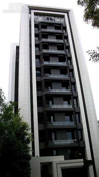 黑白相間外觀設計,凸顯「國美大真」尊貴氣派。(好房網資料照片)