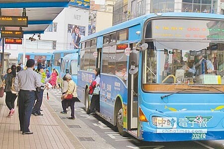 
基隆地區沒有捷運，民眾依賴公車使用率高。（張謙俊攝）
 