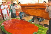 百斤紅龜粿　印模3公尺長