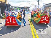 台南街頭　陸上行舟