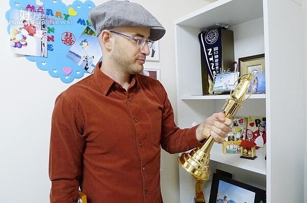 1.吳鳳走到哪、搬到哪,金鐘獎都放置得妥妥當當。